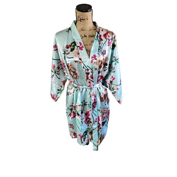 Ms Lovely Robe NWOT  - Picture 1 of 9